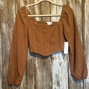 NWT KIRIOUS LOS ANGELES CROP TOP BLOUSE.   SIZE SMALL